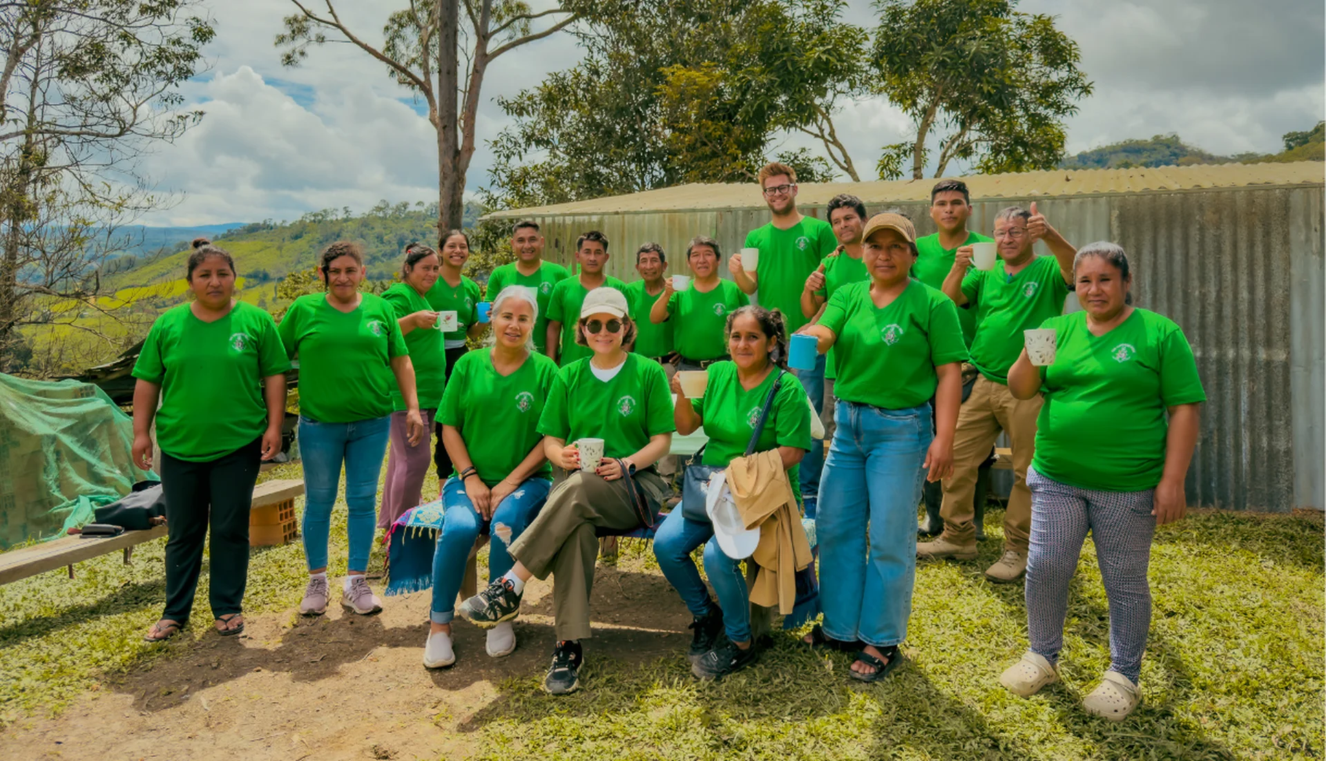 Familias y socios productores de la Red Organero Gera reunidos en Moyobamba